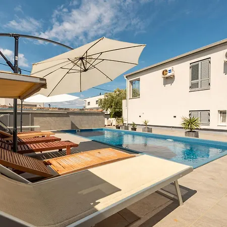 Appartamento Mery House Zara
