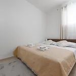 Mery House